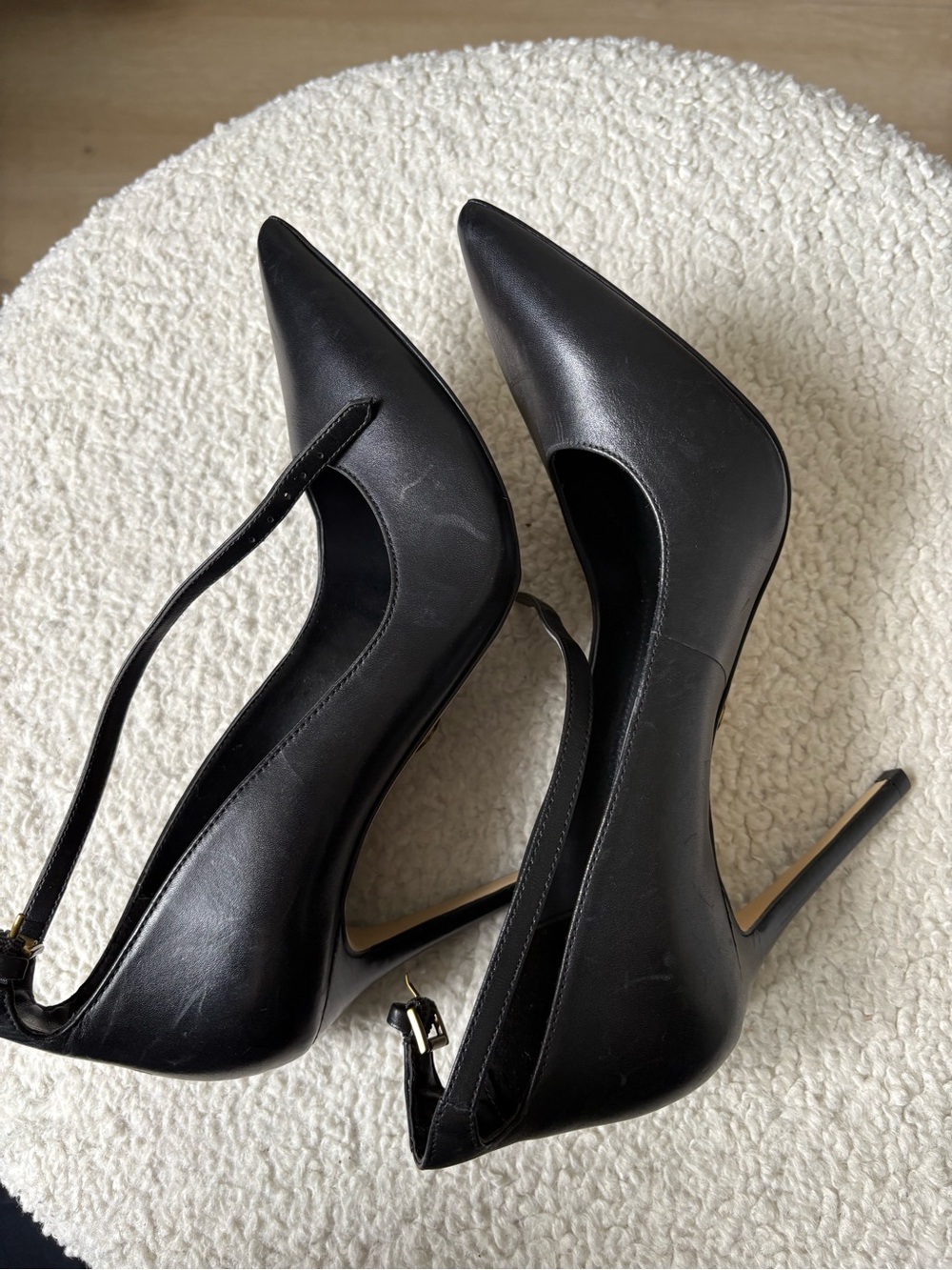 🔥🔥 100% Authentic MICHAEL KORS
Leather Pumps In Black/Size 8.5🔥🔥 - Picture 2 of 8